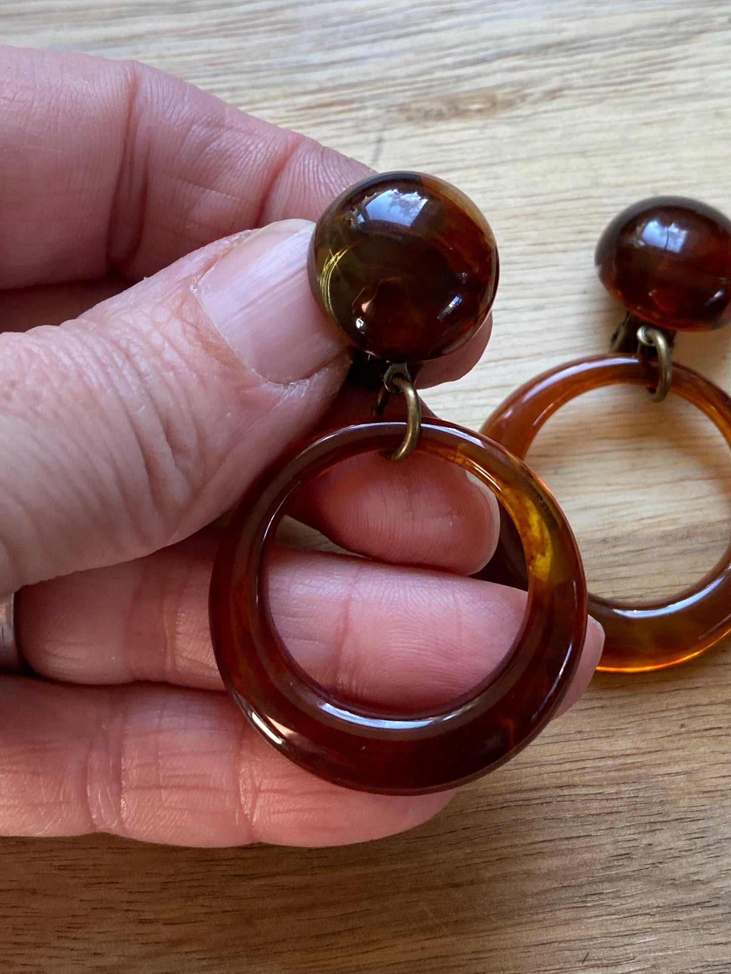 Dangling plastic tortoiseshell hoop clip on earrings, neutral dangle ear clips