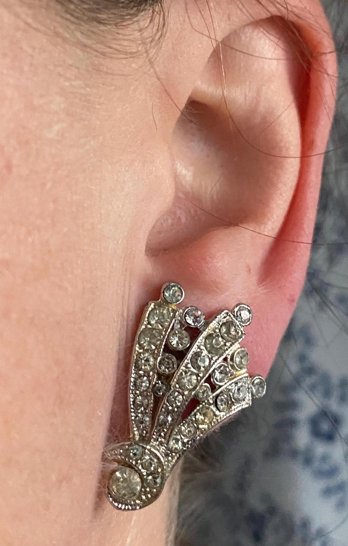 Vintage iridescent rhinestone clip on earrings