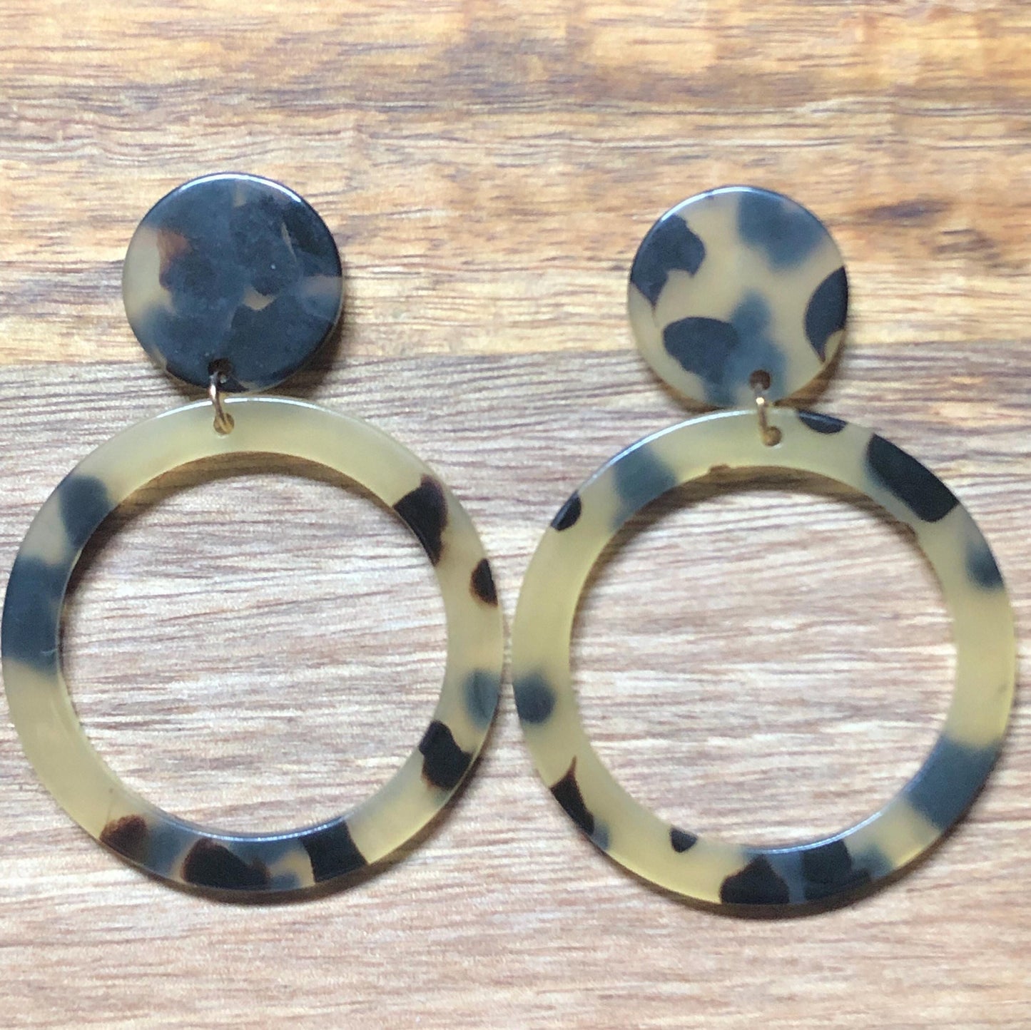 Biggest trendy dangling acetate tortoiseshell hoop clip on earrings