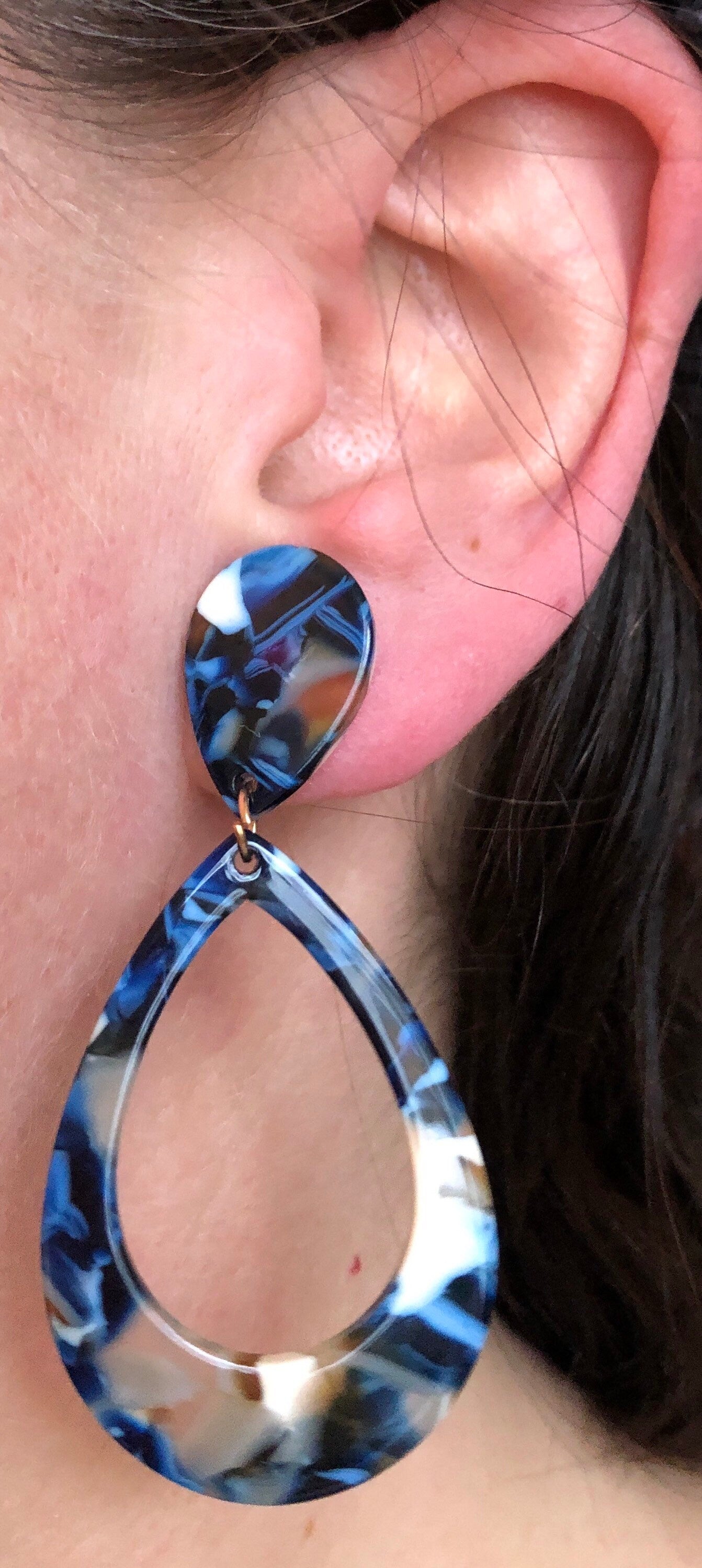 Teardrop acetate dangling clip on earrings (screw on| no pierce)