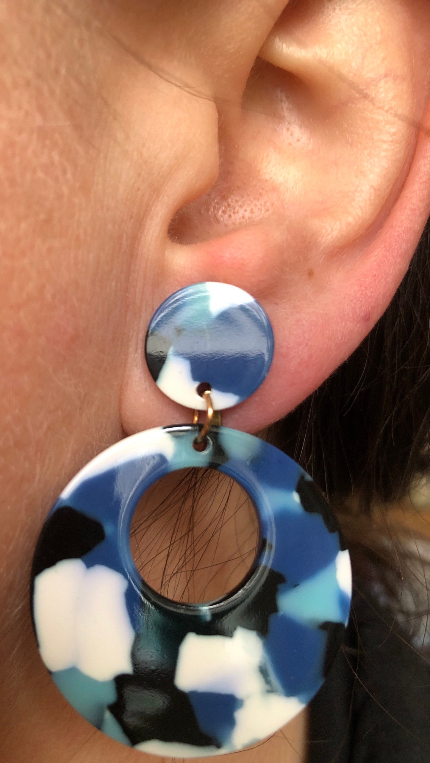 Dangling acetate tortoiseshell wide hoop clip on earrings, wide tortoiseshell hinged screwback earrings