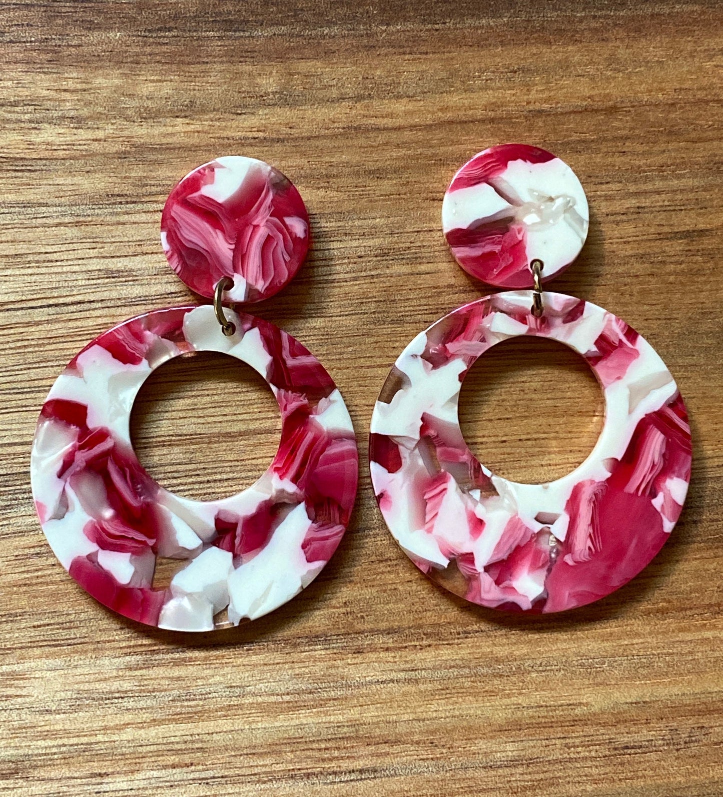 Dangling acetate tortoiseshell wide hoop clip on earrings, wide tortoiseshell hinged screwback earrings