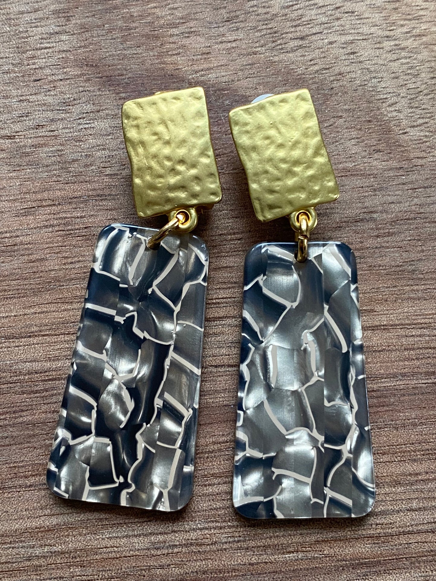 Gorgeous neutral dangling faux abalone trapezoid clip on earrings