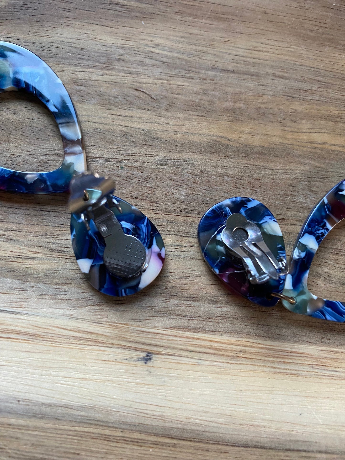 Clip on blue teardrop dangling earrings, multicoloured blue teardrop earrings, blue tortoiseshell dangle drop earrings