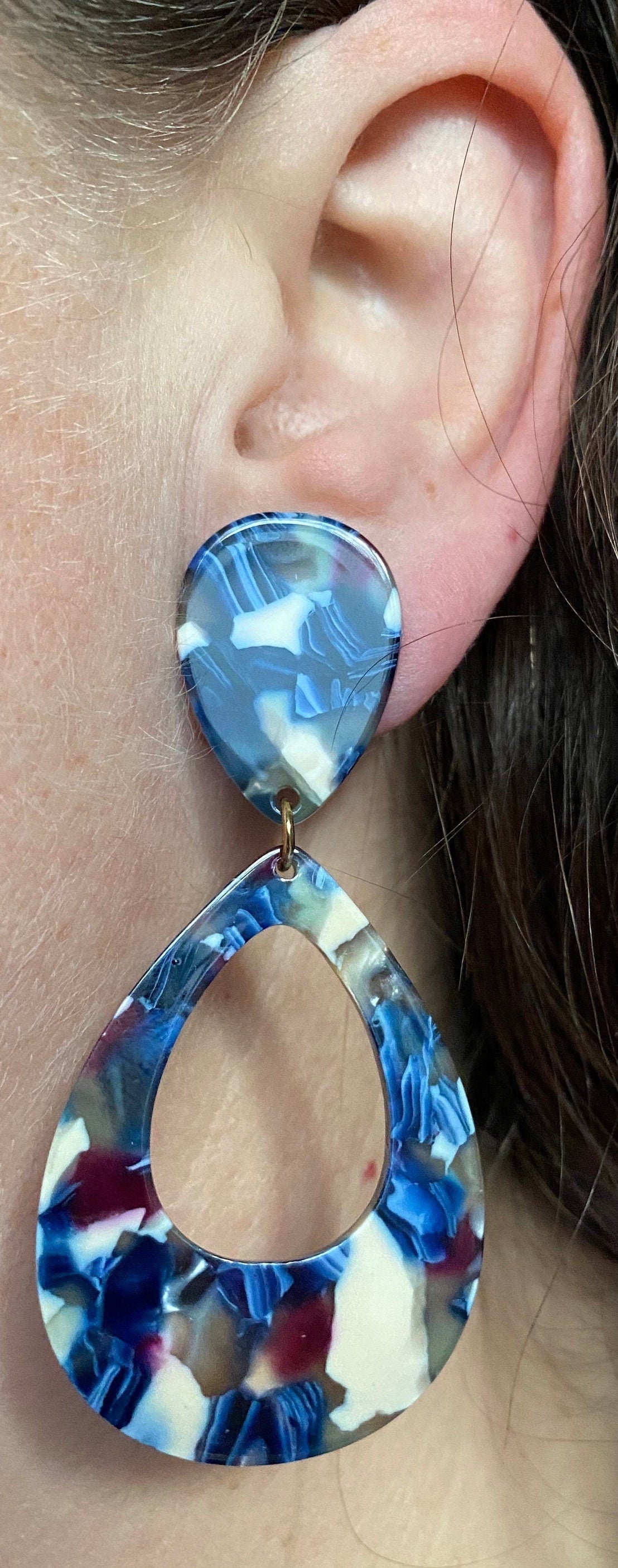 Clip on blue teardrop dangling earrings, multicoloured blue teardrop earrings, blue tortoiseshell dangle drop earrings