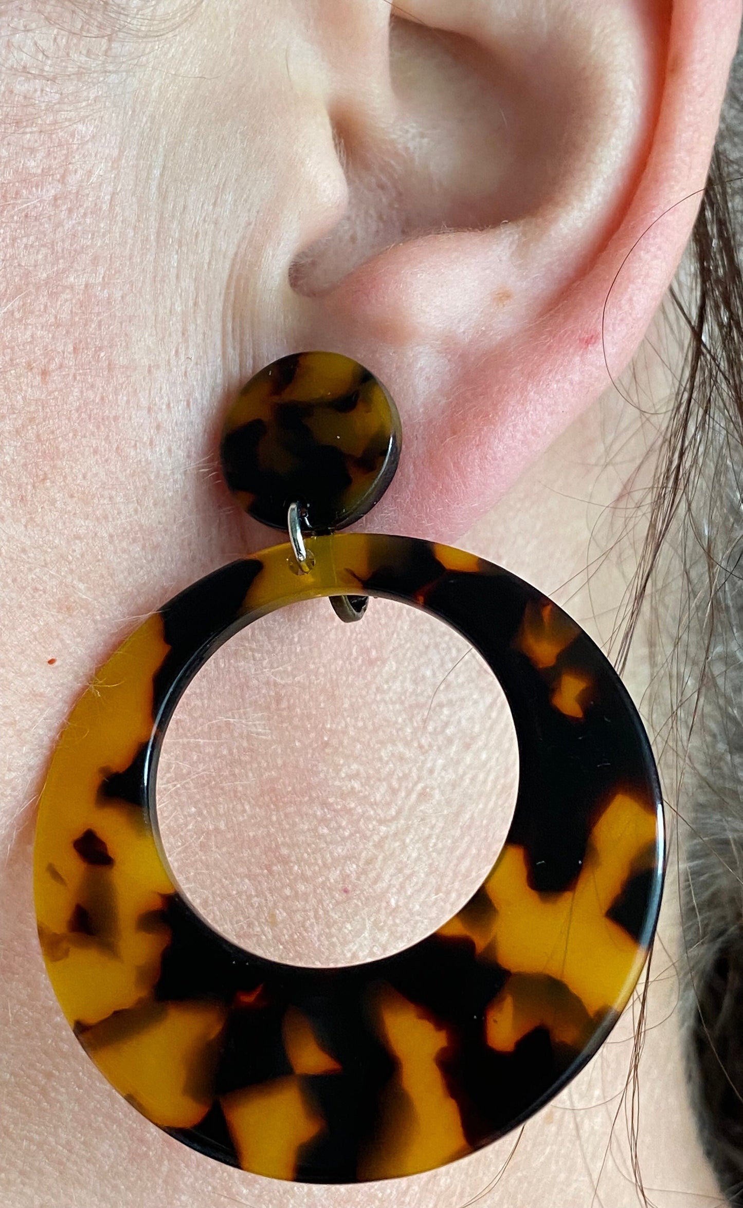 Simple clip on dangling tortoiseshell hoop earrings, neutral hoop earrings