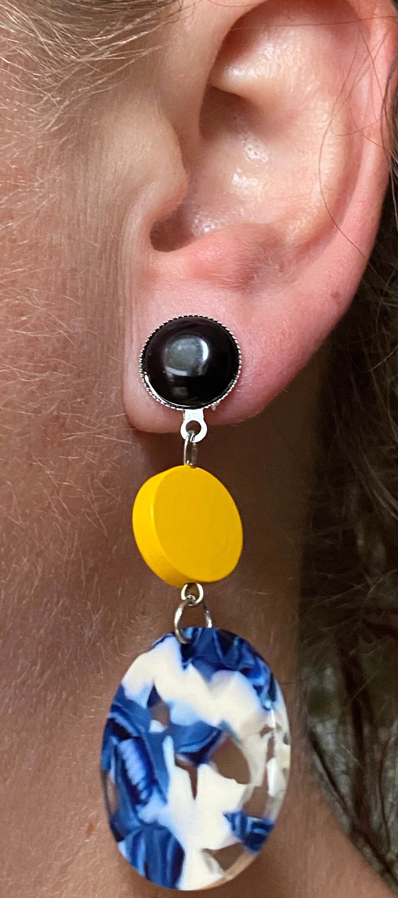 Trendy clip on dangling tortoiseshell earrings