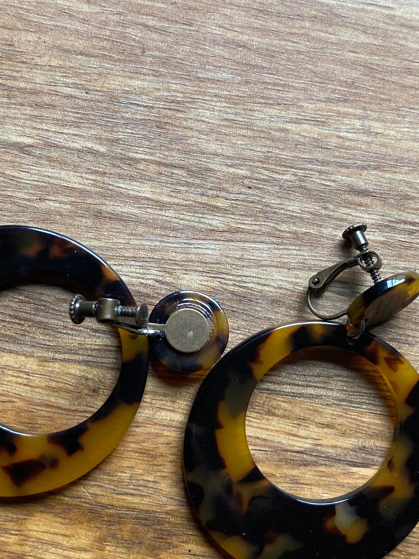 Simple clip on dangling tortoiseshell hoop earrings, neutral hoop earrings