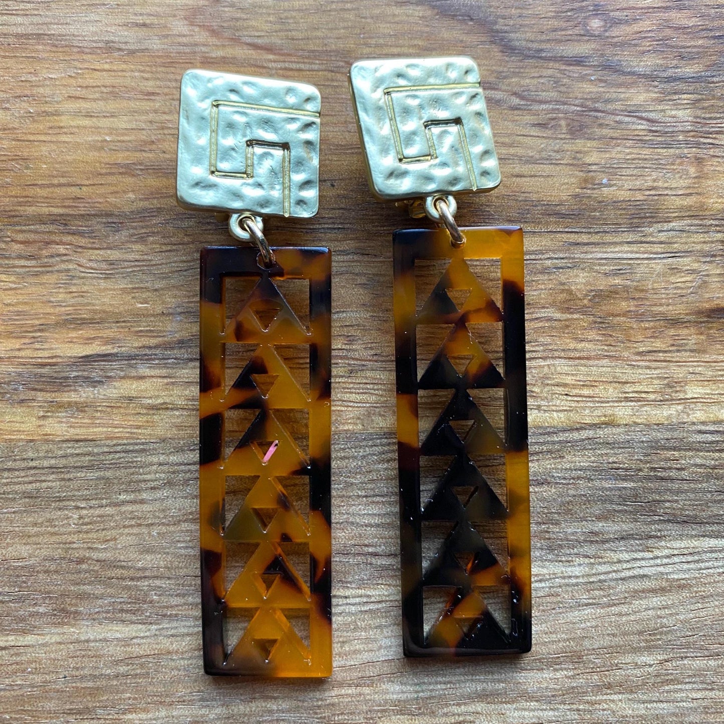 Clip on tortoiseshell dangling earrings, lightweight rectangle drop earrings
