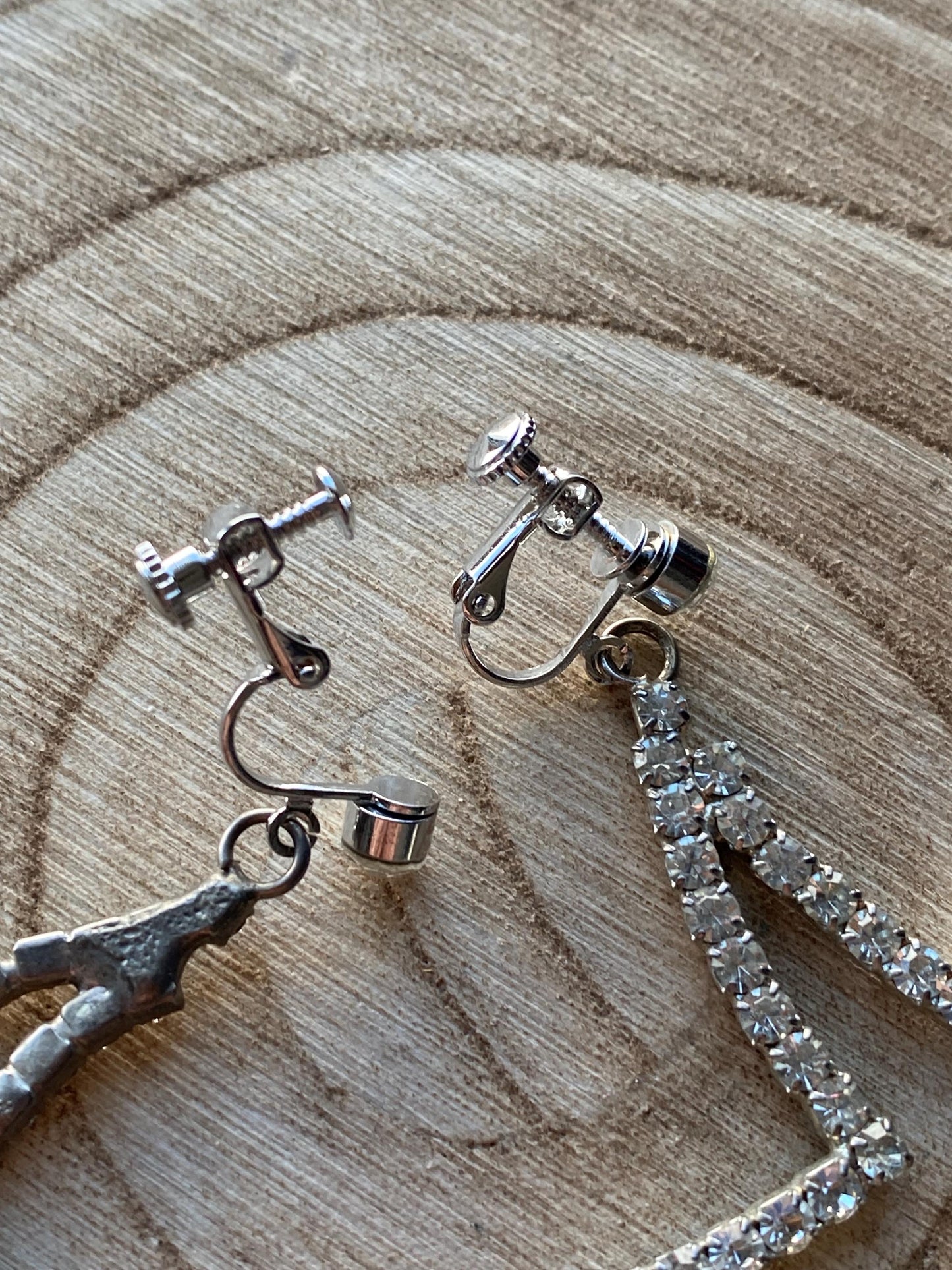 Vintage clip on dangling rhinestone star earrings