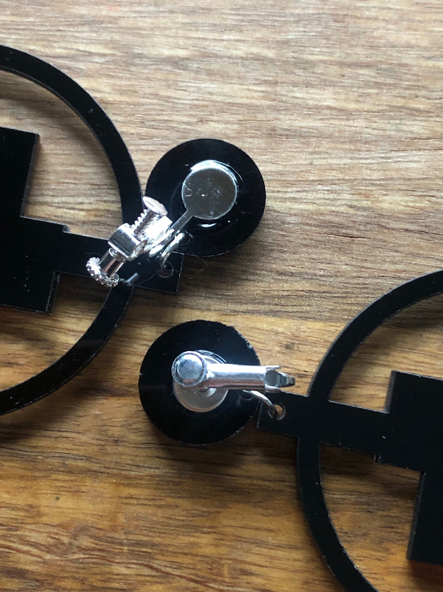 Big trendy dangling laser cut plastic  hoop clip on earrings