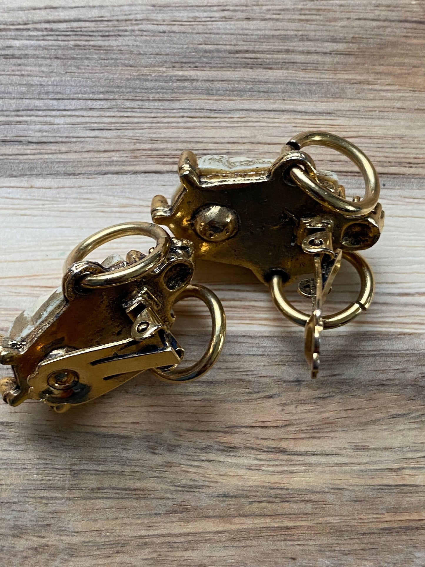 Vintage unsigned Selro Selini asian princess clip on earrings, antique designer earrings
