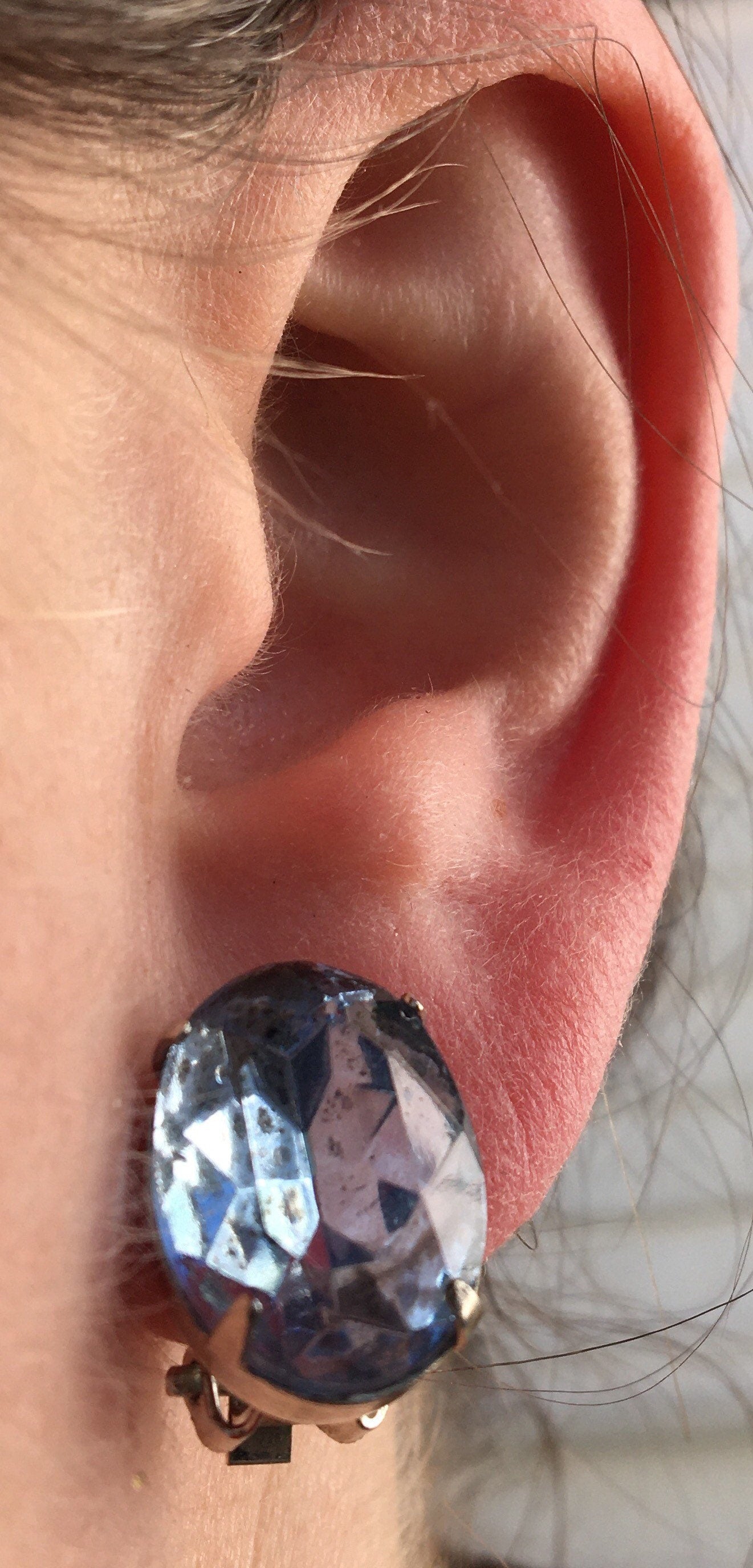 Vintage aquamarine rhinestone clip on earrings