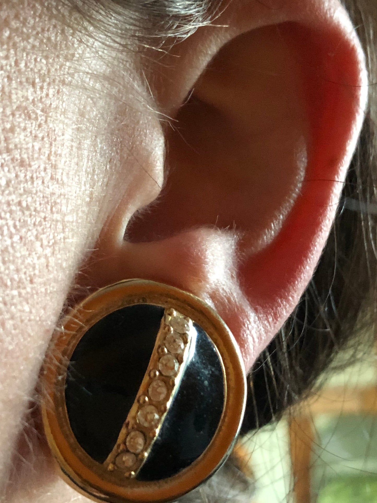 Vintage black enamel and rhinestone round clip on earrings