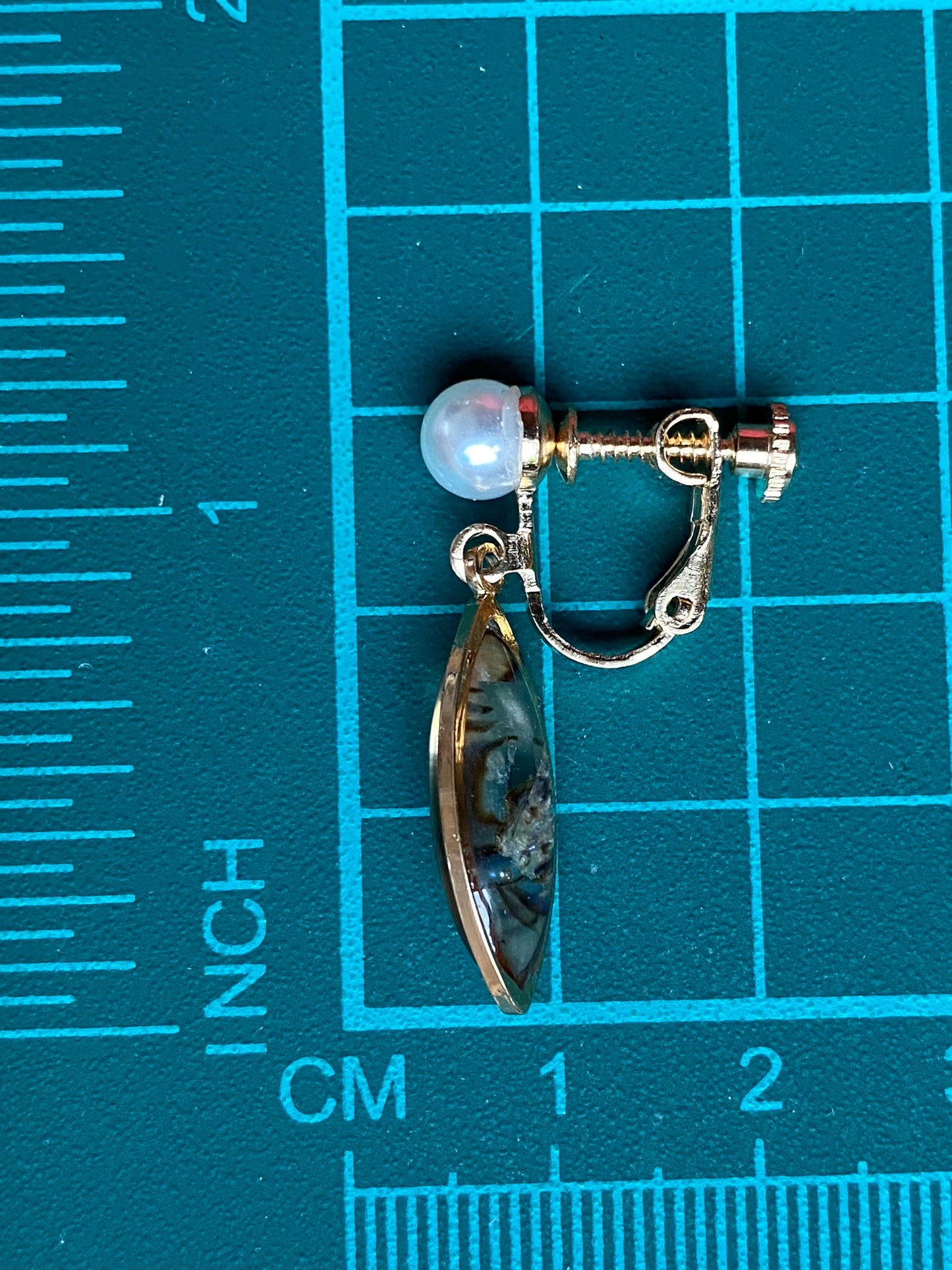 Gorgeous clip on earrings, dangling faux abalone and pearl drops, neutral ear clips