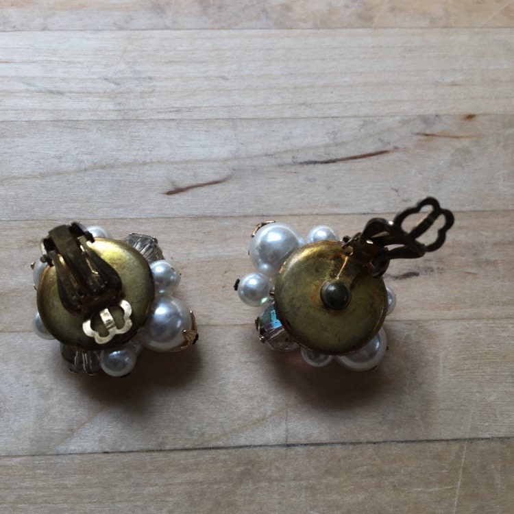 Vintage gold pearl beaded cluster clip on earrings