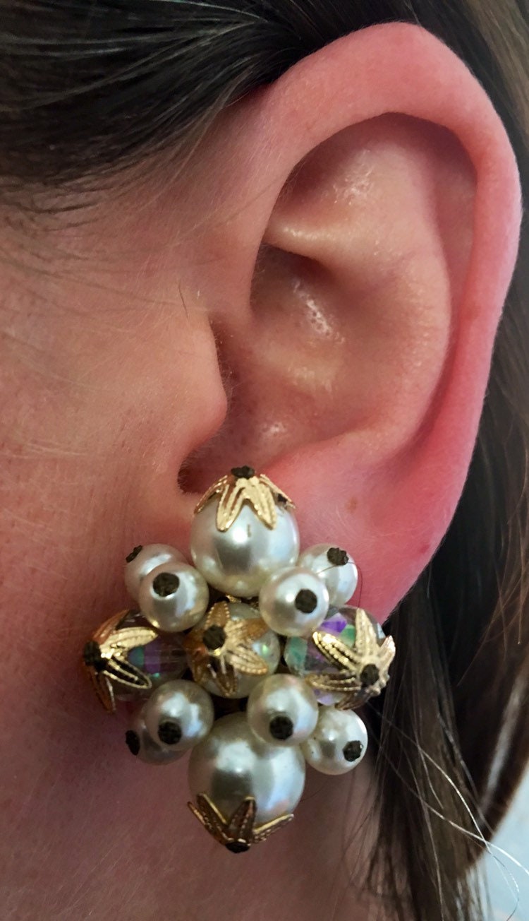 Vintage gold pearl beaded cluster clip on earrings