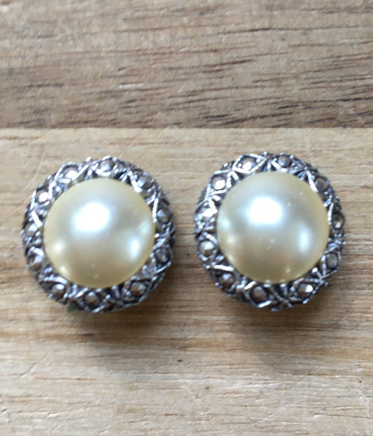 vintage clip on button earrings