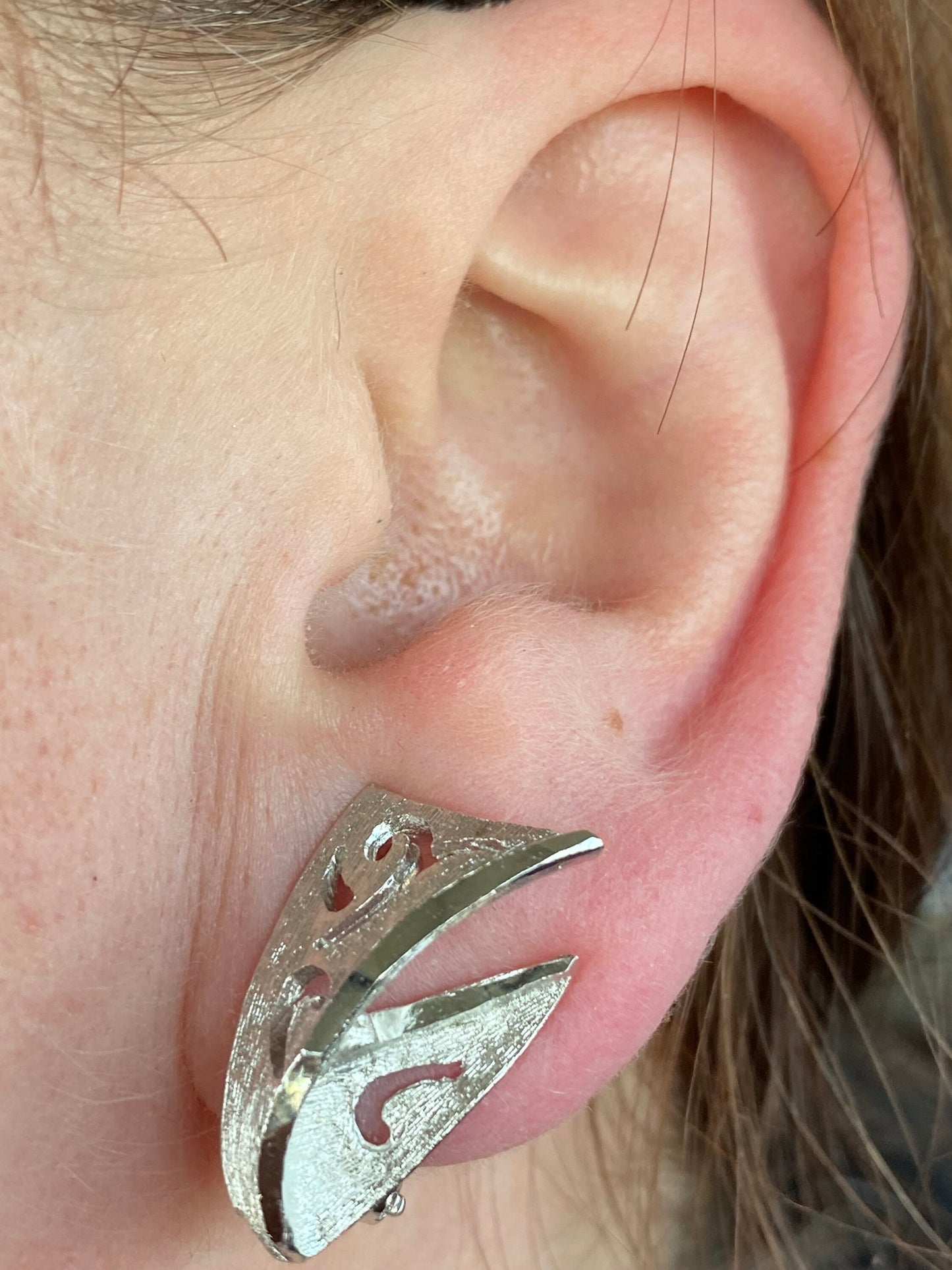 Vintage clip on brushed silver v-shaped clip on earrings