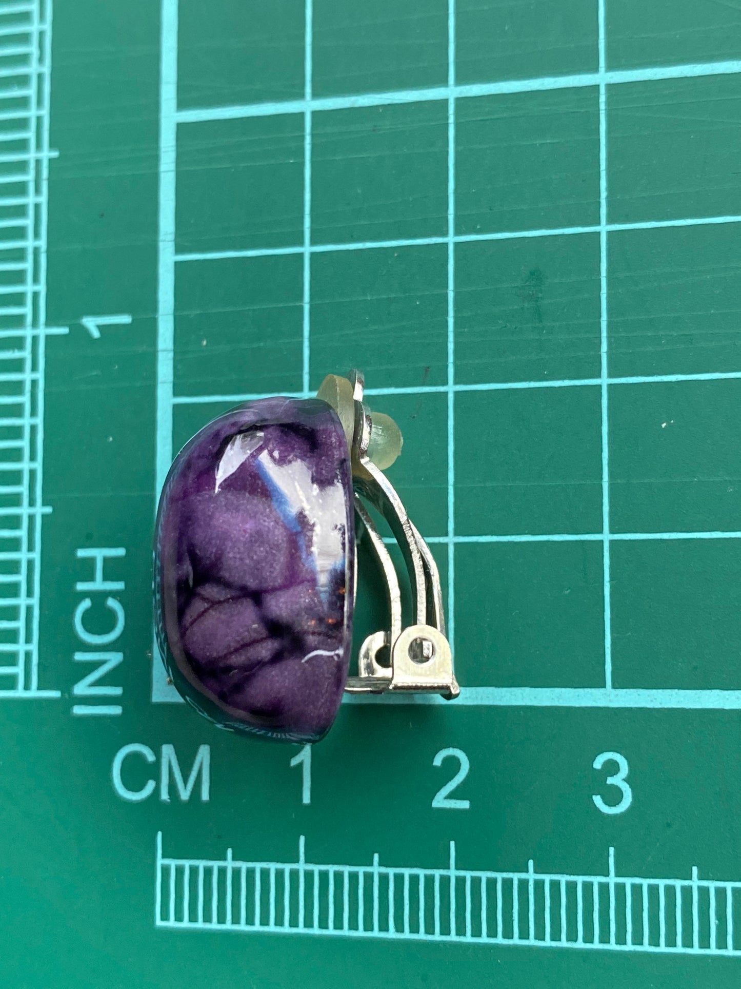 Marbled purple oval button style vintage clip on earrings